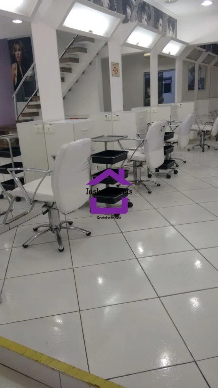 Sobrado para alugar com 8 quartos, 200m² - Foto 2