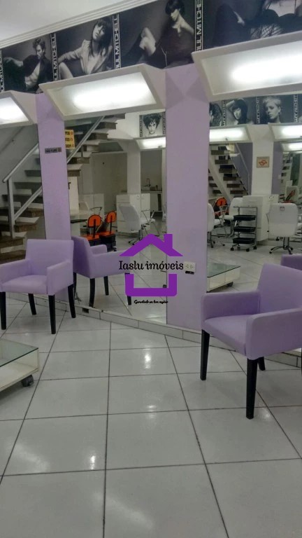 Sobrado para alugar com 8 quartos, 200m² - Foto 3