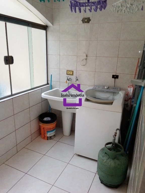 Sobrado à venda com 3 quartos, 214m² - Foto 3