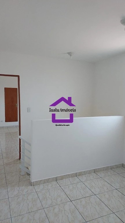 Sobrado à venda com 4 quartos, 250m² - Foto 1