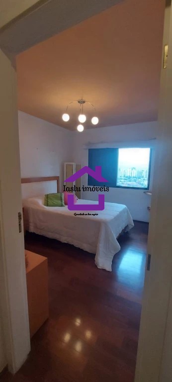 Apartamento à venda com 3 quartos, 189m² - Foto 2