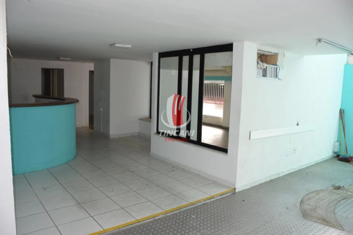 Sobrado para alugar com 5 quartos, 450m² - Foto 1