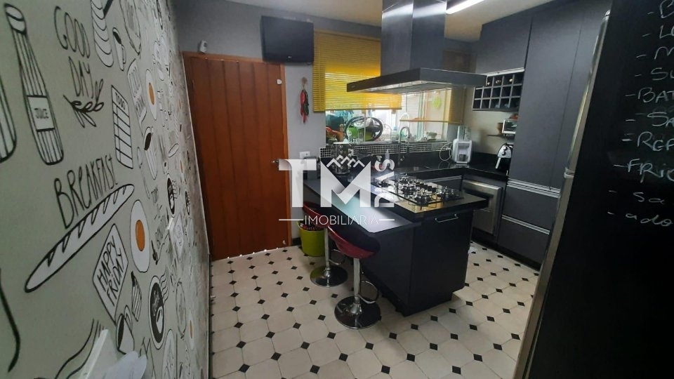 Sobrado à venda com 3 quartos, 187m² - Foto 1