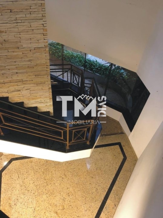 Sobrado à venda com 3 quartos, 354m² - Foto 1