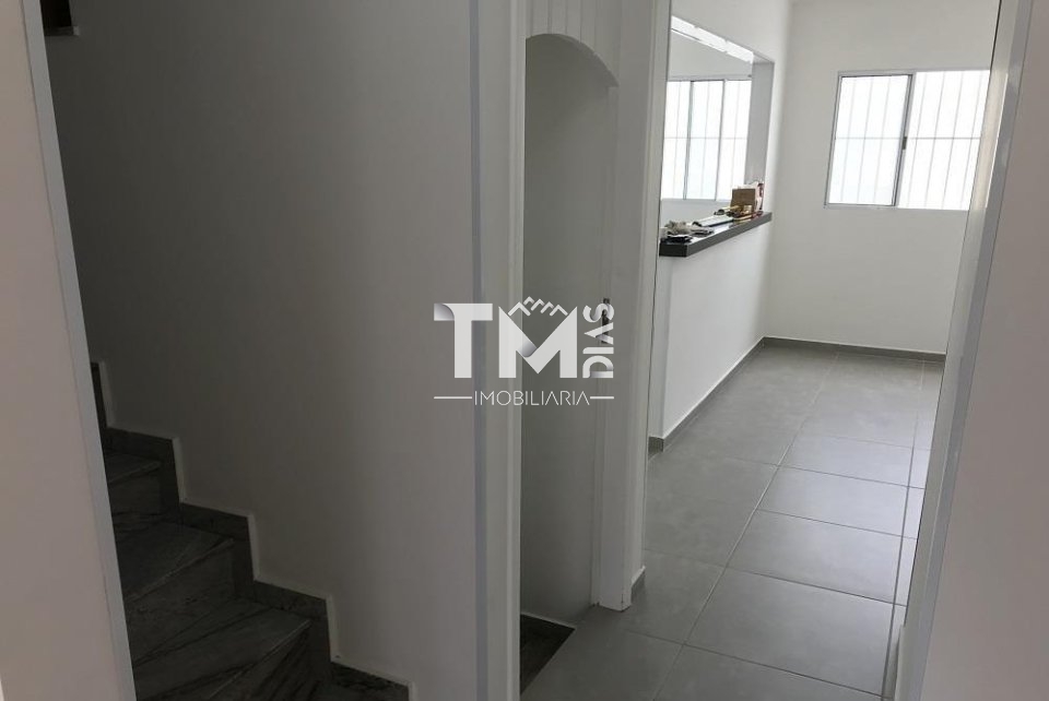 Sobrado à venda com 4 quartos, 180m² - Foto 3