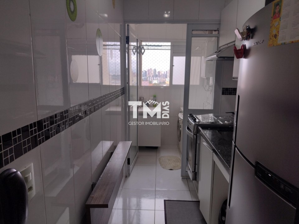 Apartamento à venda com 2 quartos, 63m² - Foto 2