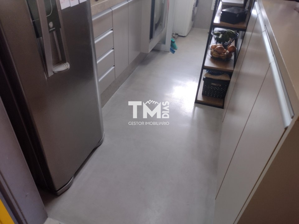 Apartamento à venda com 3 quartos, 61m² - Foto 4