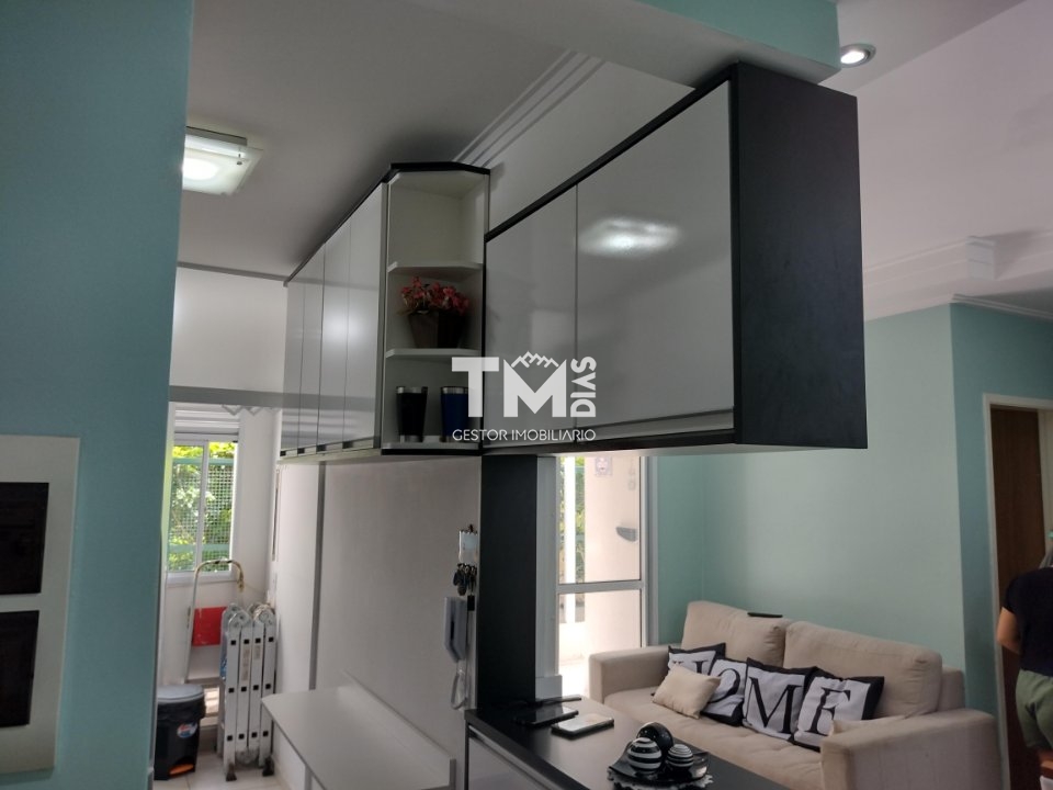 Apartamento à venda com 2 quartos, 76m² - Foto 1