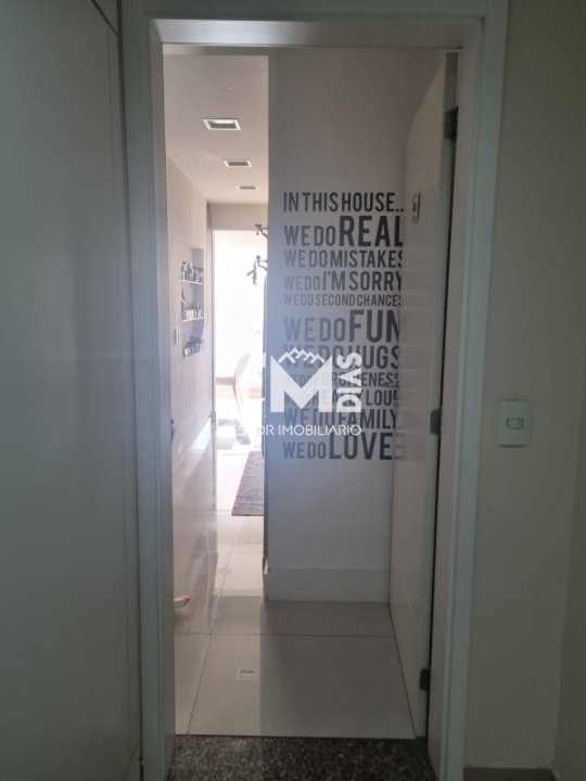 Apartamento à venda com 2 quartos, 68m² - Foto 1