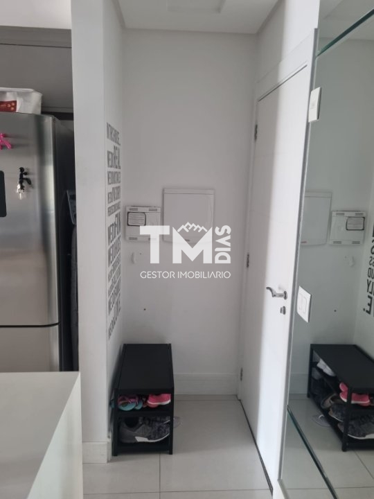 Apartamento à venda com 2 quartos, 68m² - Foto 2