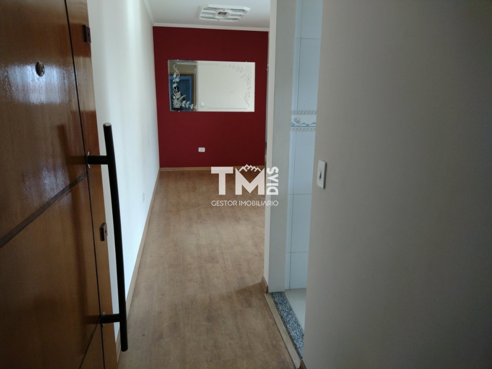 Apartamento à venda com 3 quartos, 75m² - Foto 2