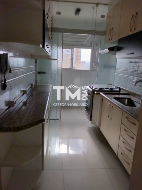 Apartamento à venda com 3 quartos, 75m² - Foto 4