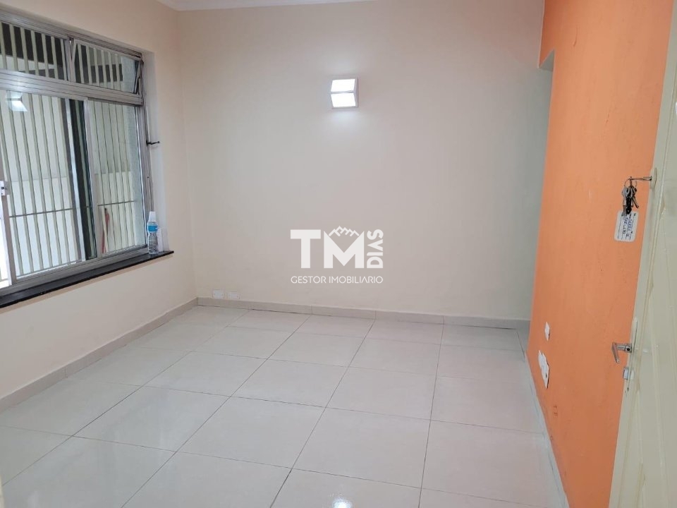 Casa para alugar com 2 quartos, 130m² - Foto 1