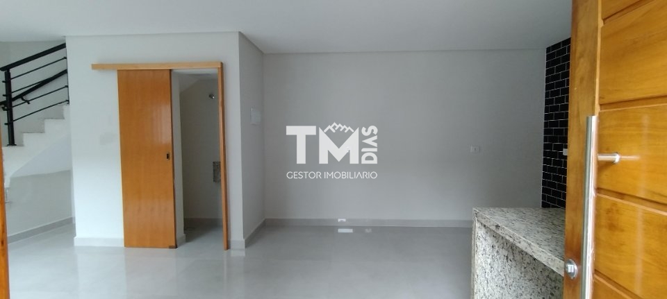 Sobrado à venda com 2 quartos, 78m² - Foto 1